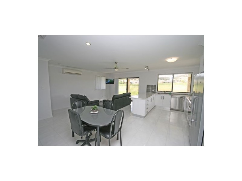 30 Sequoia Drive, Tamworth NSW 2340