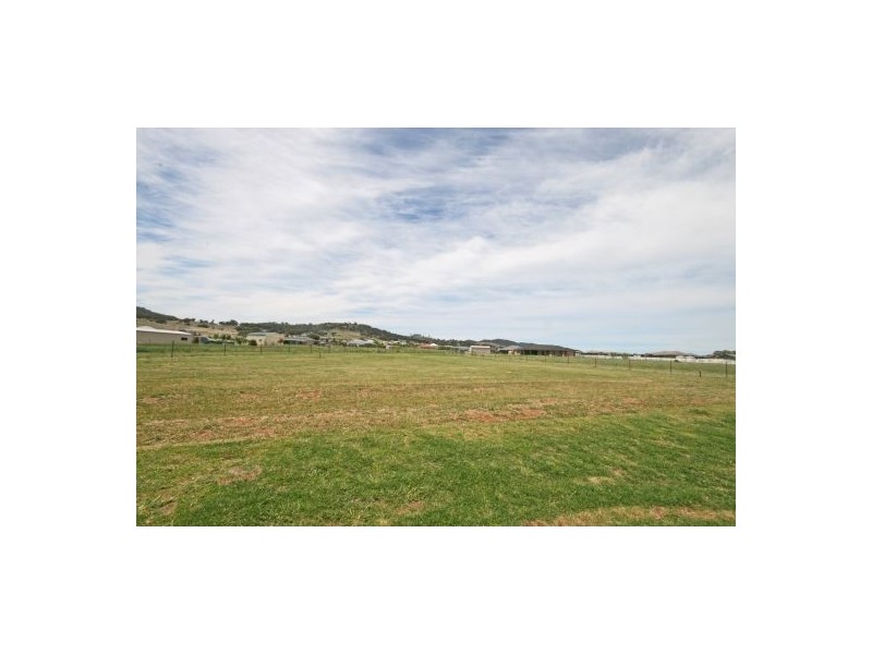 30 Sequoia Drive, Tamworth NSW 2340