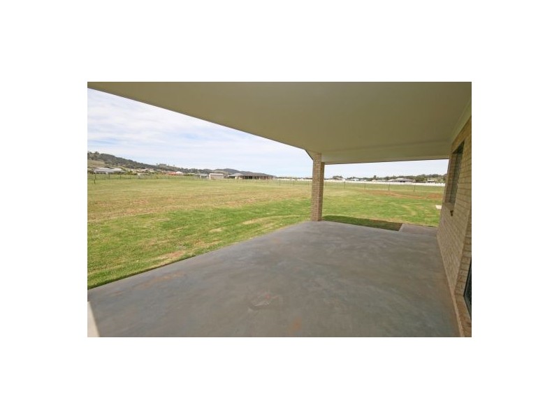 30 Sequoia Drive, Tamworth NSW 2340