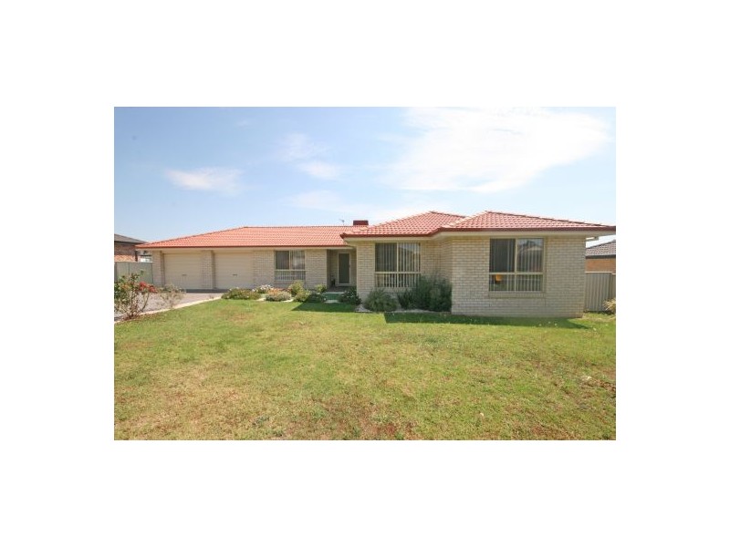 6 Stanley Close, Tamworth NSW 2340