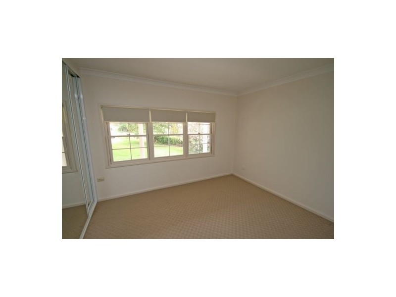4 Darrell Road, Tamworth NSW 2340
