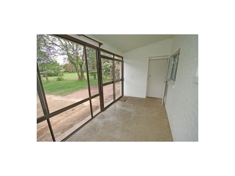 4 Darrell Road, Tamworth NSW 2340