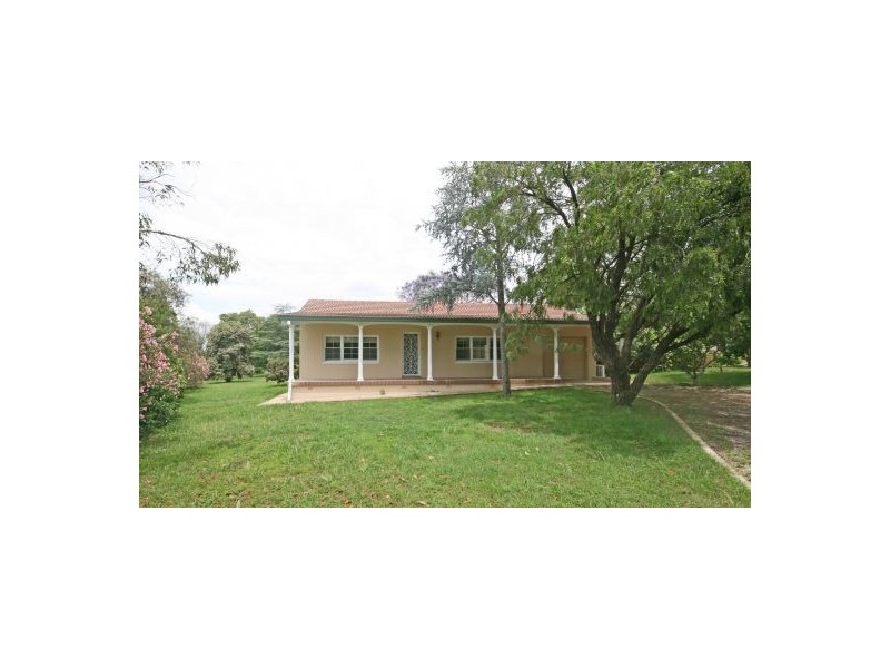 4 Darrell Road, Tamworth NSW 2340
