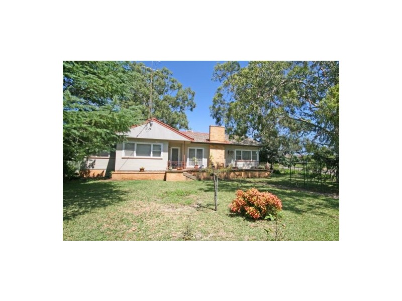 23 Jean Street, Tamworth NSW 2340
