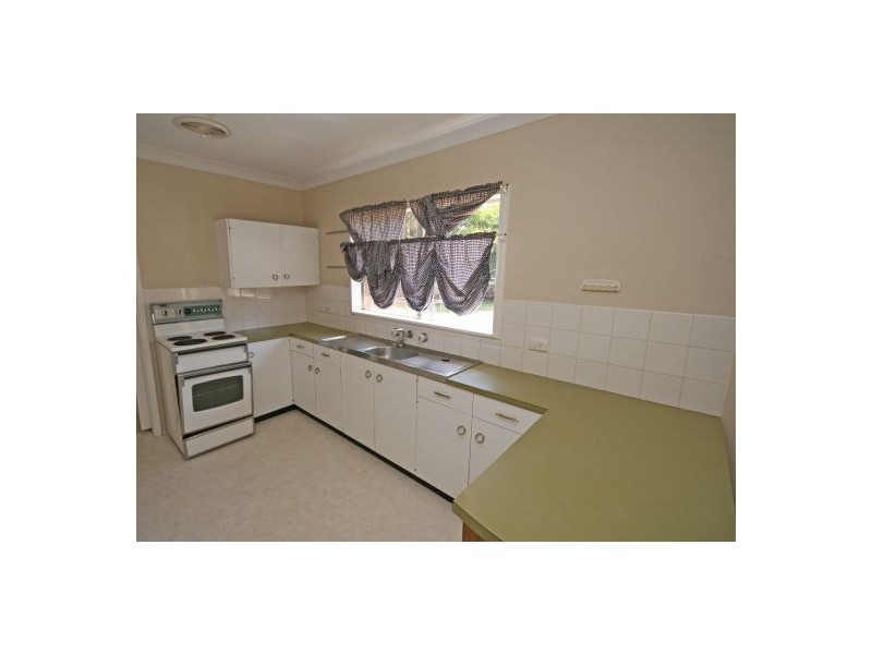 18 Kyooma Street, Tamworth NSW 2340