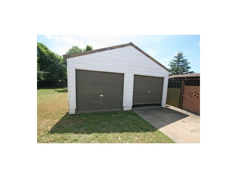 18 Kyooma Street, Tamworth NSW 2340