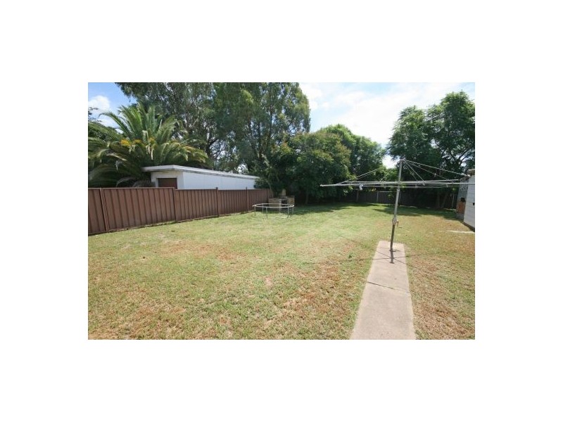 18 Kyooma Street, Tamworth NSW 2340
