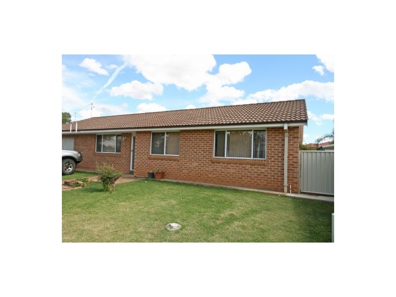 13 Flinders Street, Tamworth NSW 2340