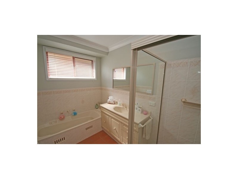 8 Dibar Drive, Tamworth NSW 2340