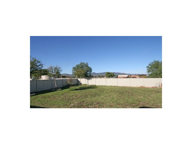 11 Lindsay Road, Tamworth NSW 2340