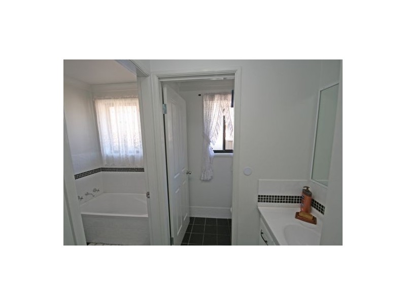 12 Lindsay, Tamworth NSW 2340