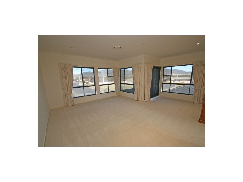 32 Garden Street, Kootingal NSW 2352