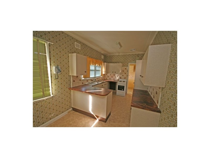 124 Crown Street, Tamworth NSW 2340