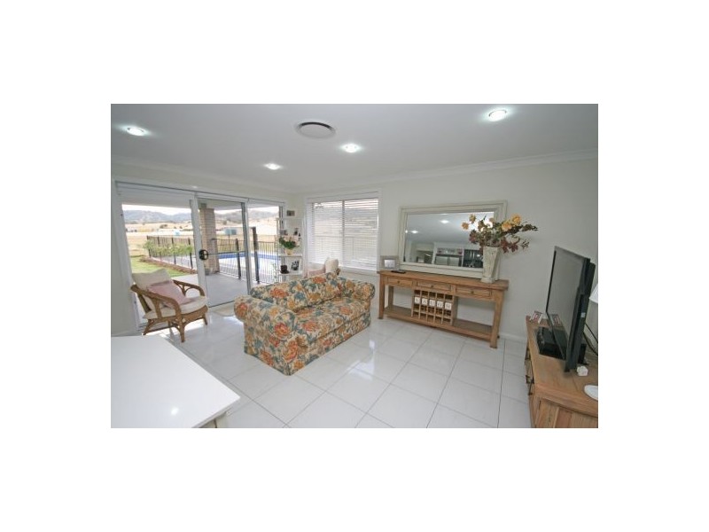 20 Sequoia Drive, Tamworth NSW 2340