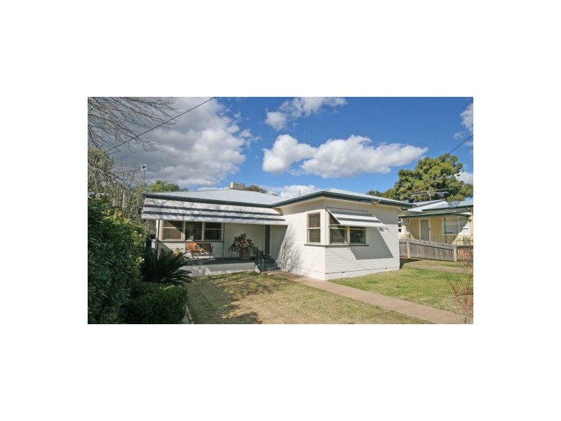 13 Croydon Avenue, Tamworth NSW 2340