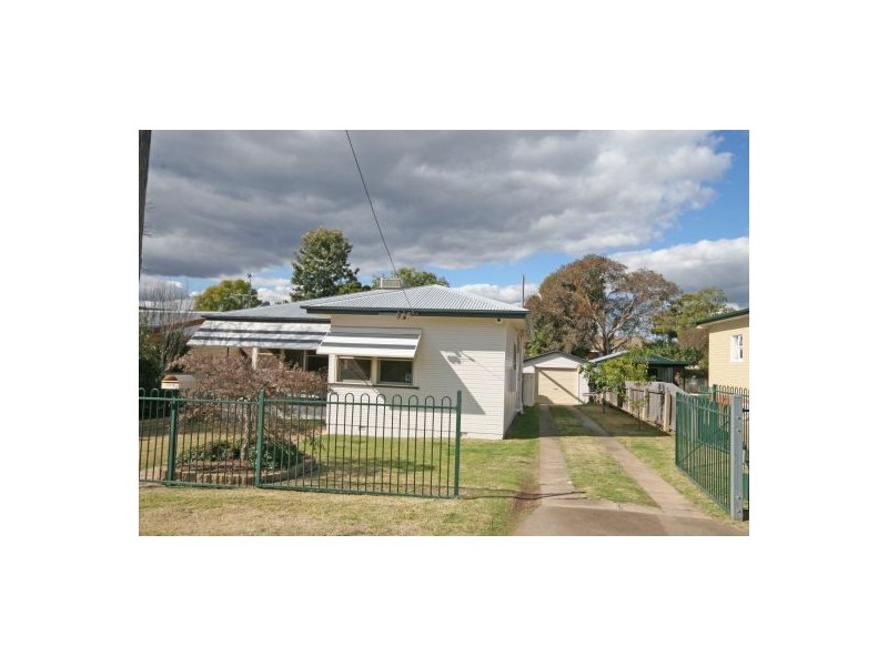 13 Croydon Avenue, Tamworth NSW 2340