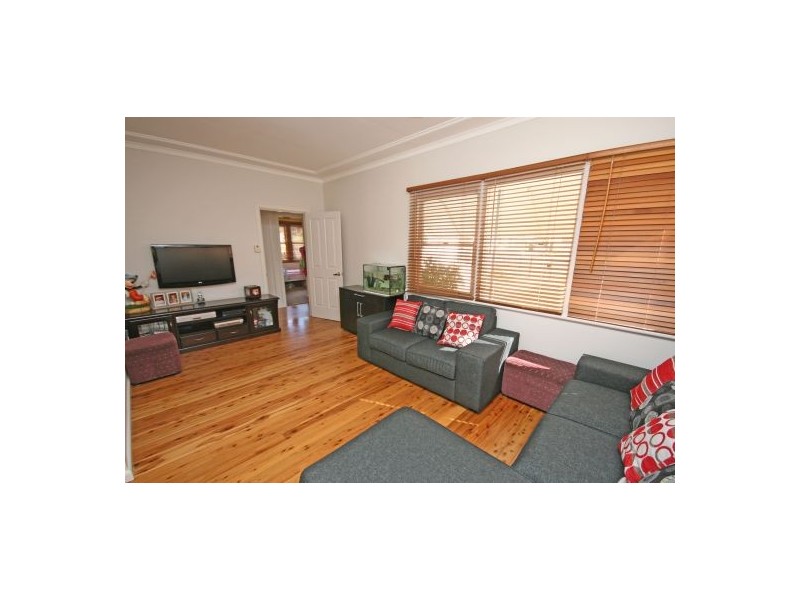 13 Croydon Avenue, Tamworth NSW 2340