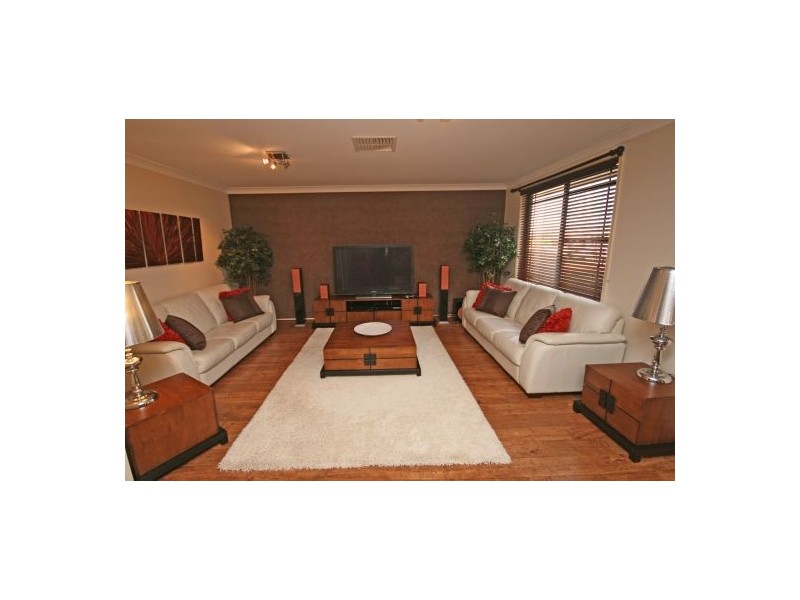 110 Flinders Street, Westdale NSW 2340