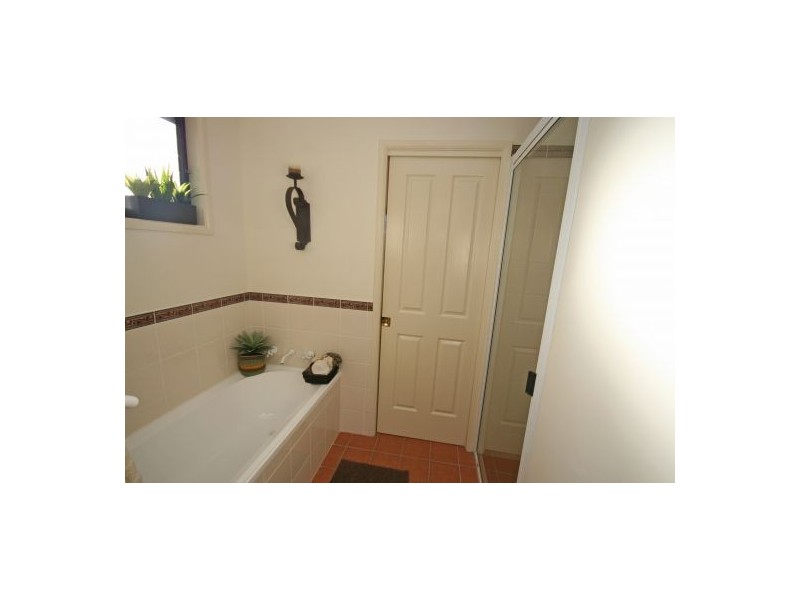 110 Flinders Street, Westdale NSW 2340