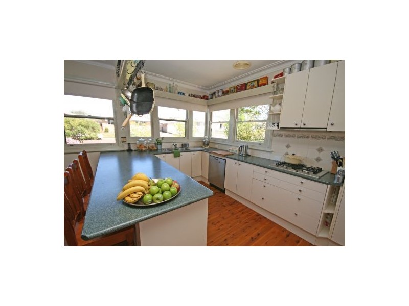 8 Ring Street, Tamworth NSW 2340