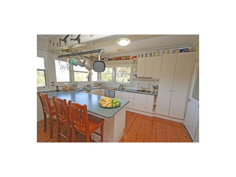 8 Ring Street, Tamworth NSW 2340