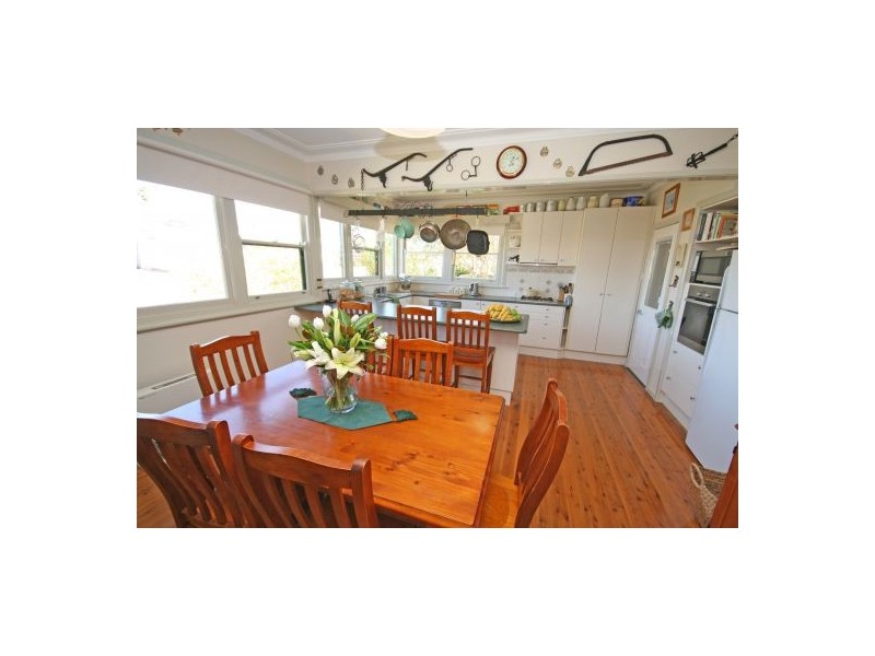 8 Ring Street, Tamworth NSW 2340