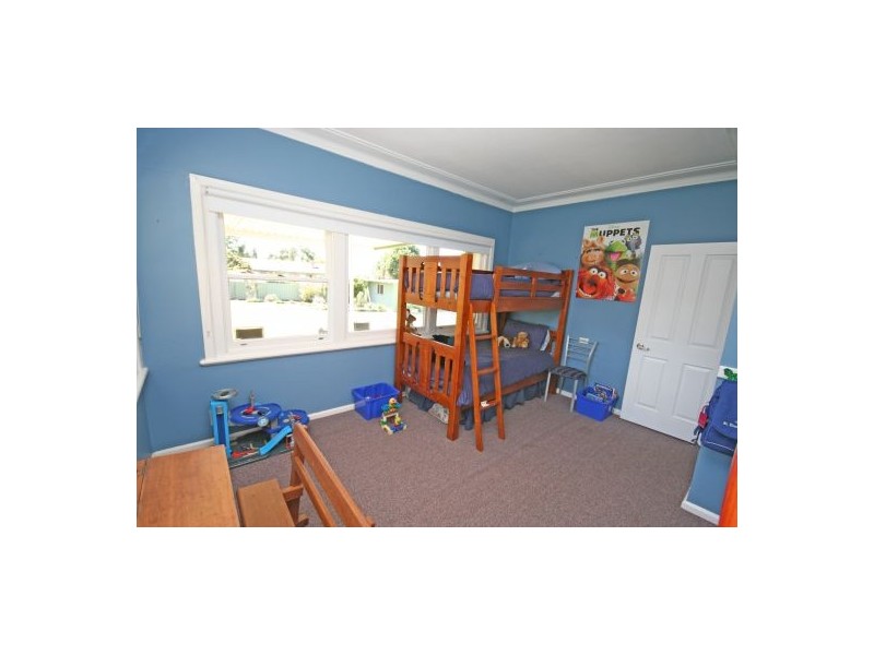 8 Ring Street, Tamworth NSW 2340