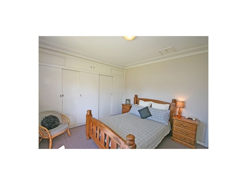 8 Ring Street, Tamworth NSW 2340