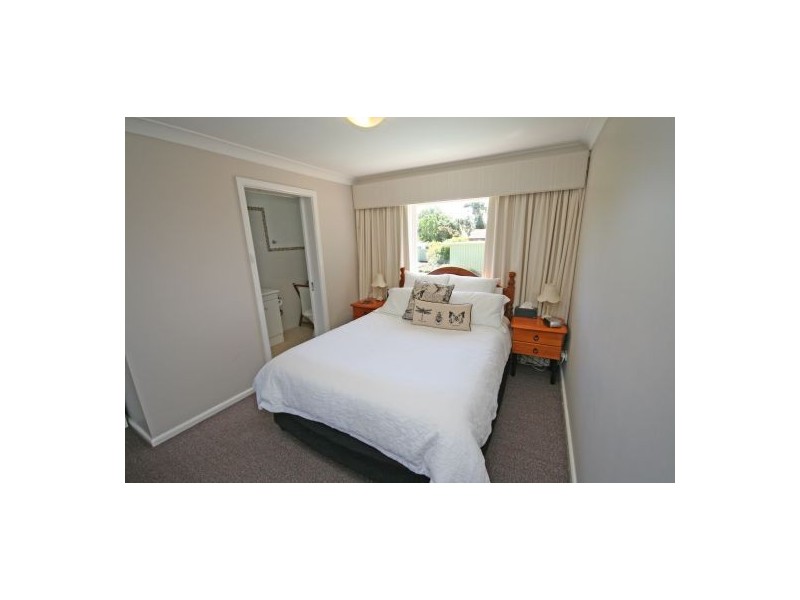 8 Ring Street, Tamworth NSW 2340