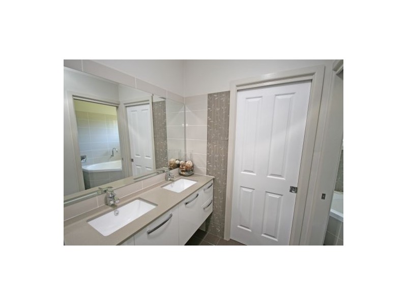 8 Ring Street, Tamworth NSW 2340