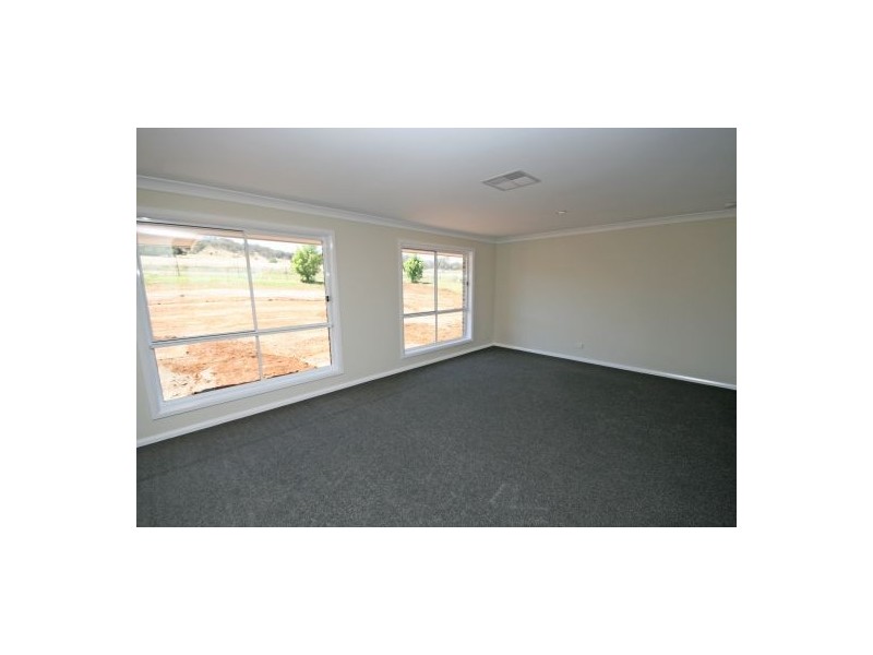7 Barakula Drive, Tamworth NSW 2340