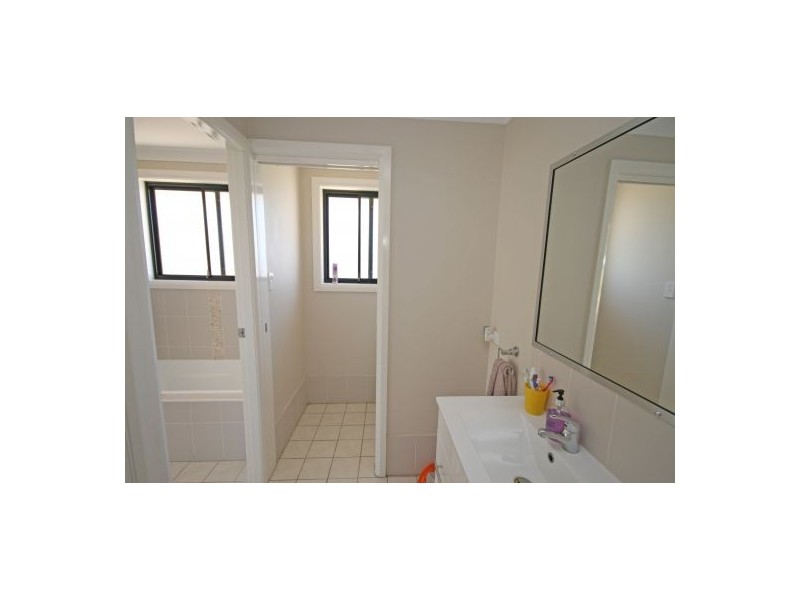 65 Manilla Road, Tamworth NSW 2340