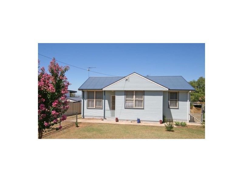 5 Peel Street, Tamworth NSW 2340
