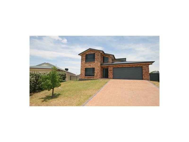 14 Emu Close, Tamworth NSW 2340