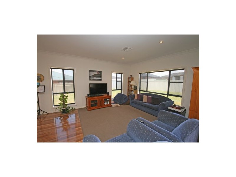 14 Emu Close, Tamworth NSW 2340
