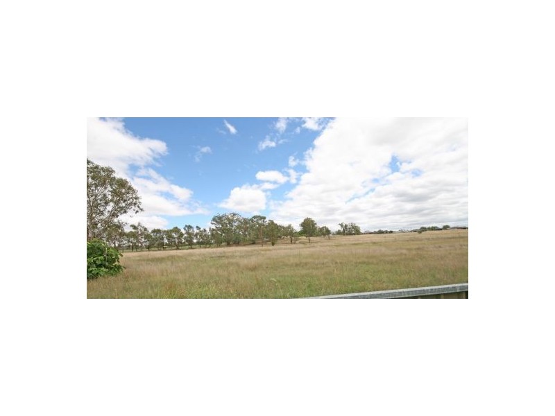 25 Sandy Road, Kootingal NSW 2352