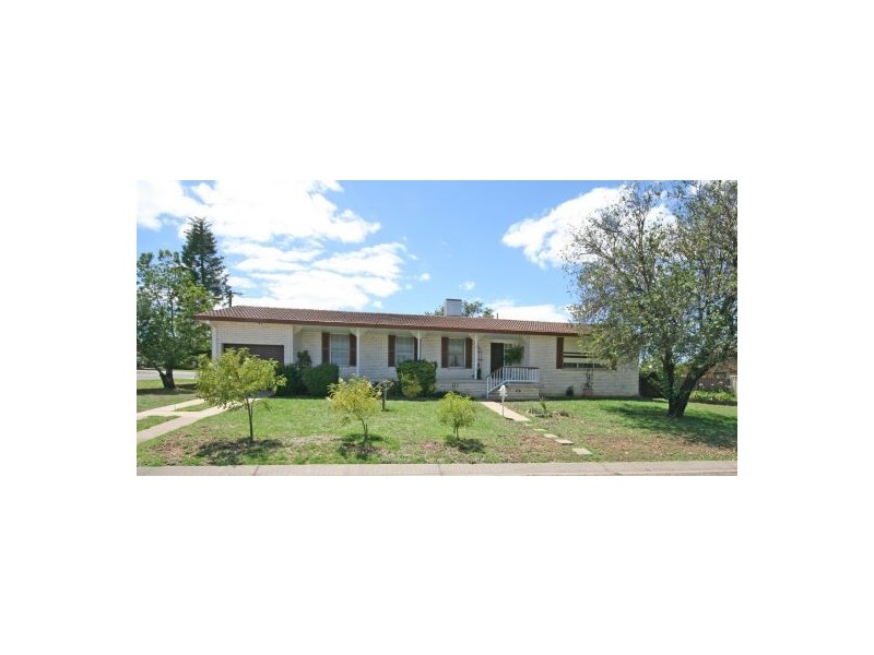 11 Quambi Street, Tamworth NSW 2340