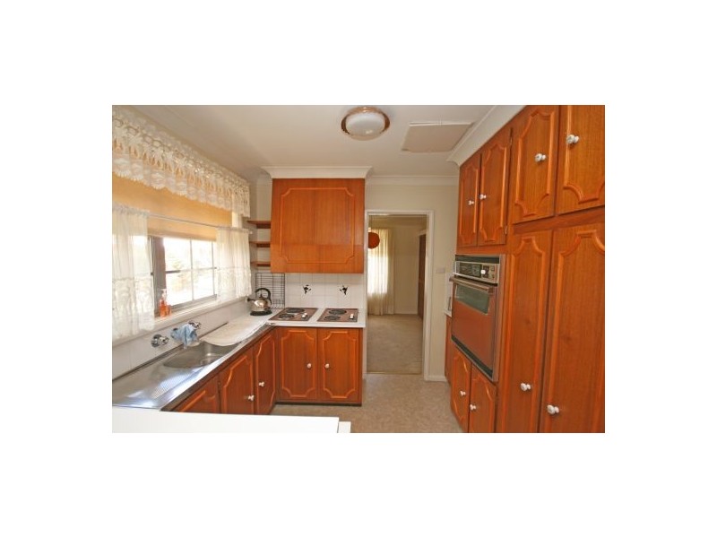 11 Quambi Street, Tamworth NSW 2340