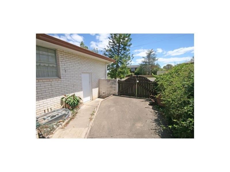 11 Quambi Street, Tamworth NSW 2340