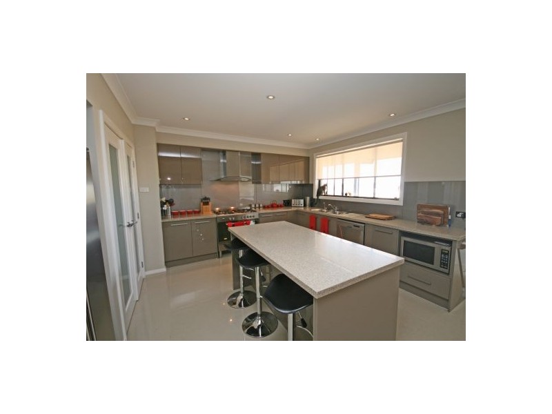 11 Barakula Drive, Tamworth NSW 2340