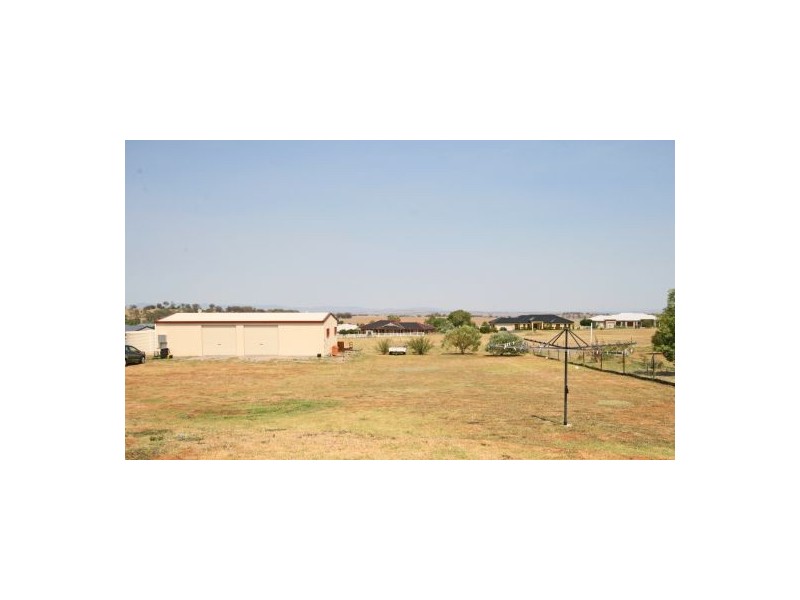 11 Barakula Drive, Tamworth NSW 2340