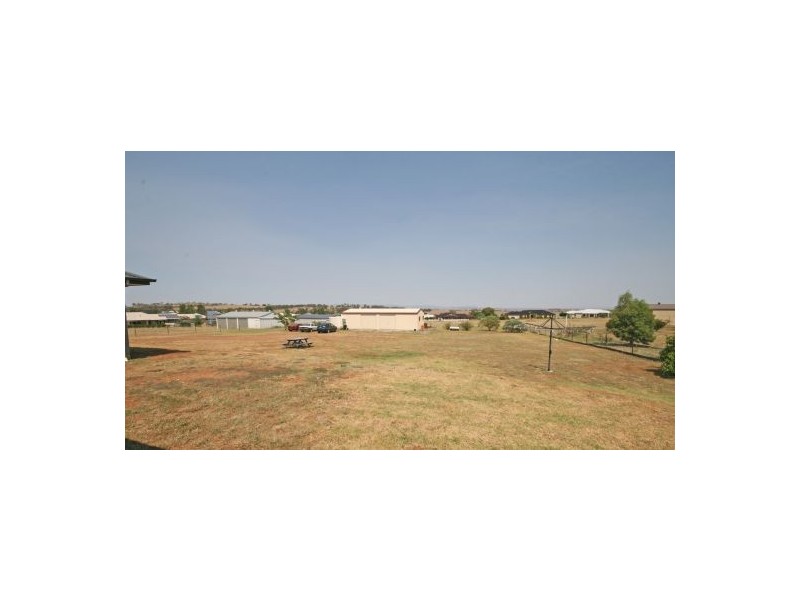 11 Barakula Drive, Tamworth NSW 2340