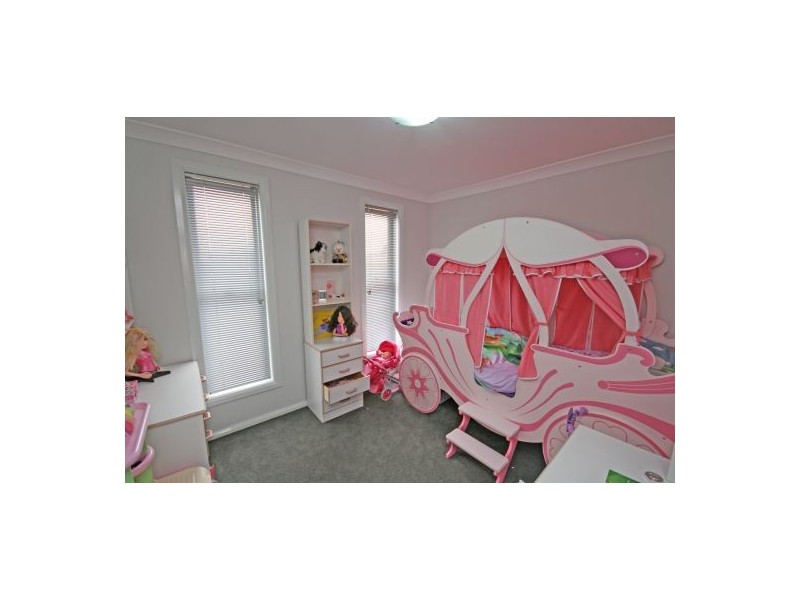 2 John Stuart Close, Tamworth NSW 2340