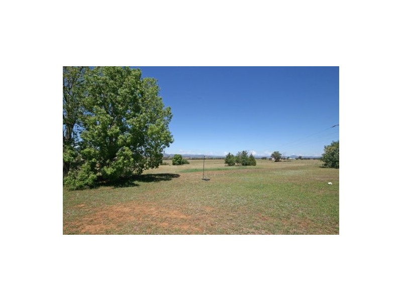 111 Burgess Lane, Tamworth NSW 2340