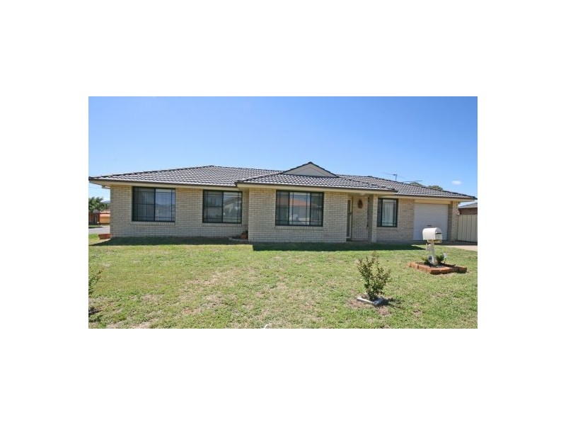 1 Giles Place, Tamworth NSW 2340