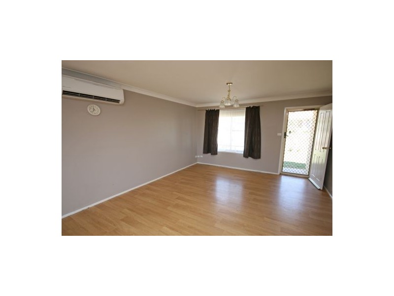 1 Giles Place, Tamworth NSW 2340