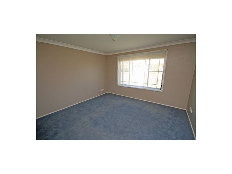 1 Giles Place, Tamworth NSW 2340
