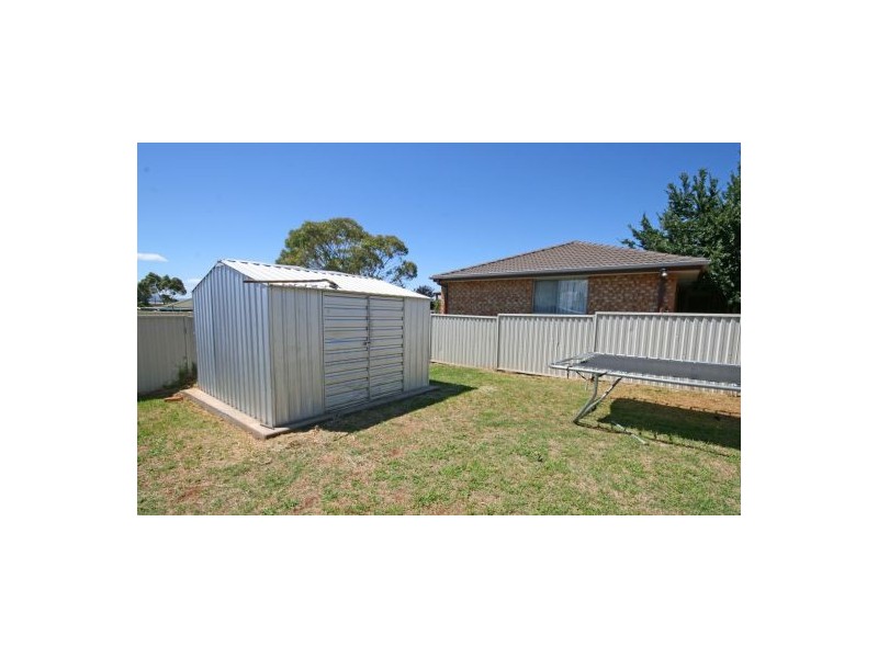 1 Giles Place, Tamworth NSW 2340