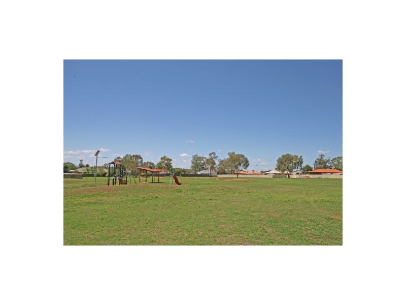 1 Giles Place, Tamworth NSW 2340