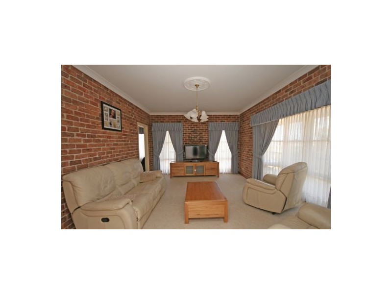 91 Yarmouth Parade, Tamworth NSW 2340